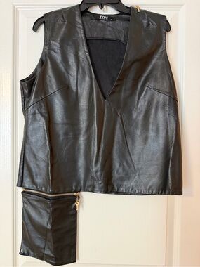 TOV Black Leather V-Neck Sleeveless top, removable pocket, size 44